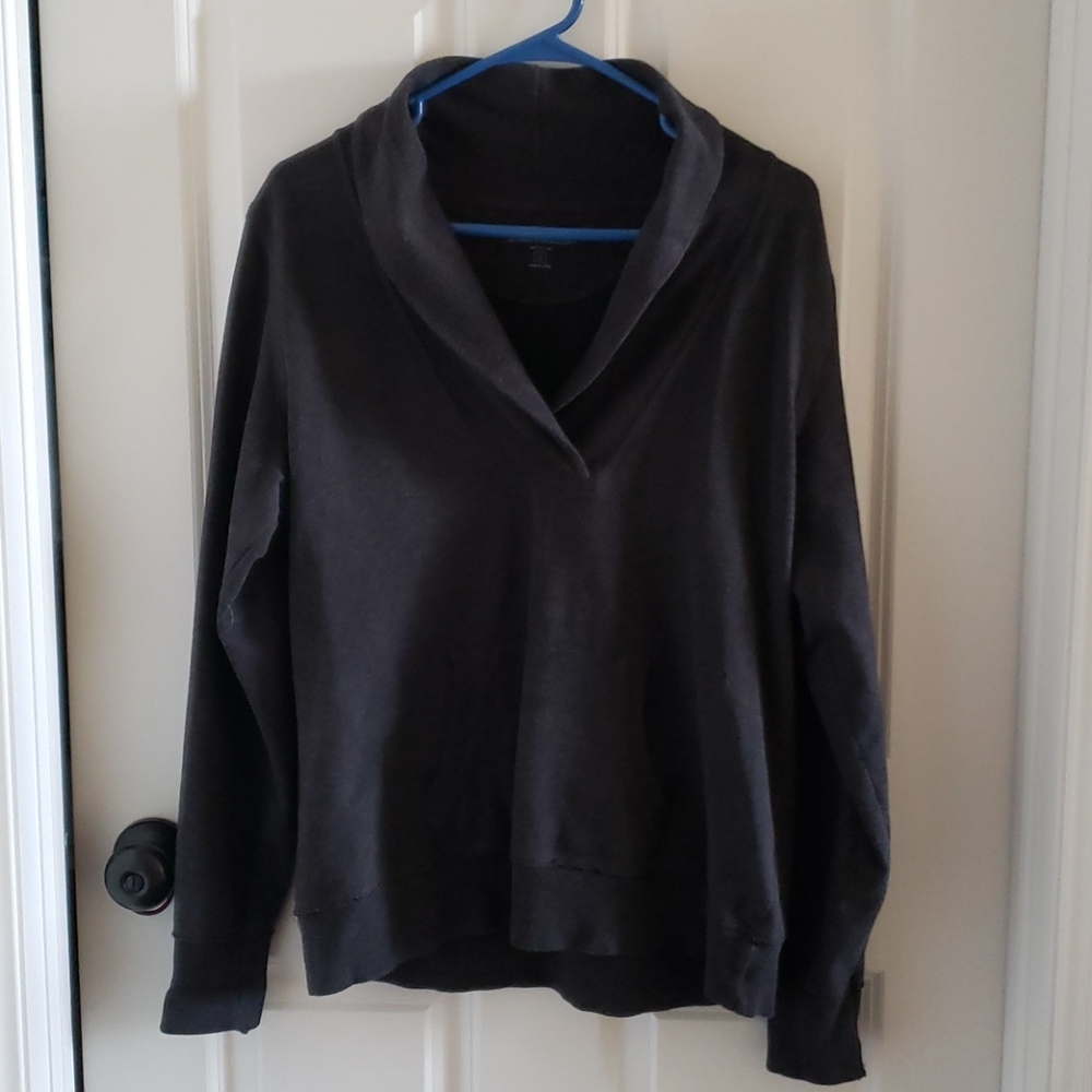 Ladies Eddie Bauer sweatshirt